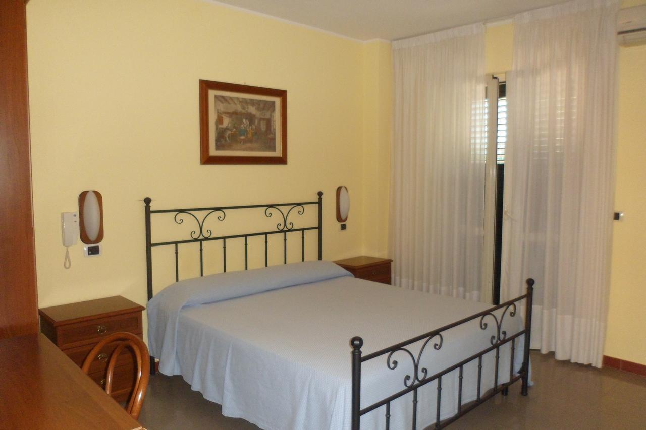 Albergo Miramonte 비보발렌티아 외부 사진