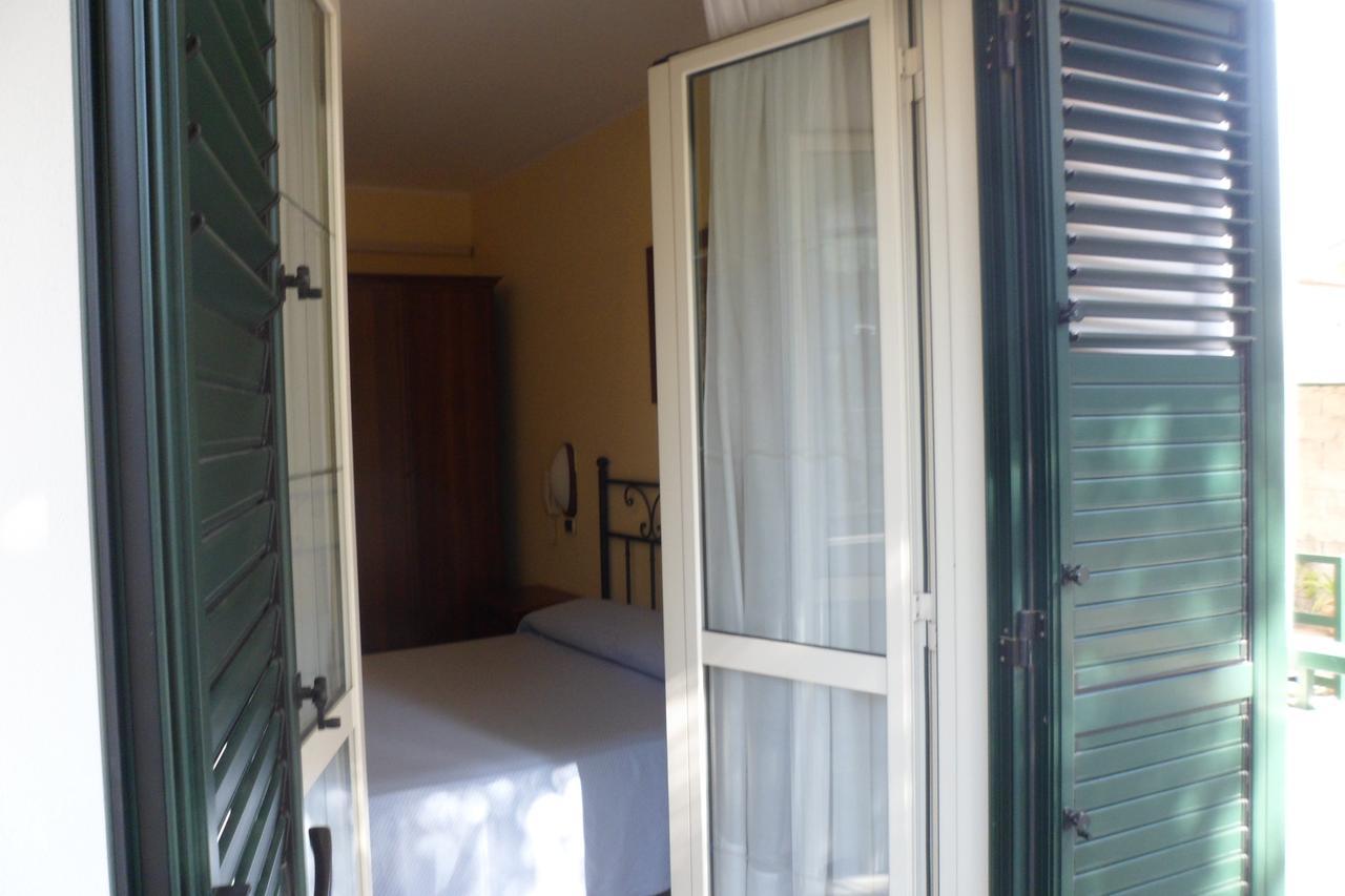 Albergo Miramonte 비보발렌티아 외부 사진