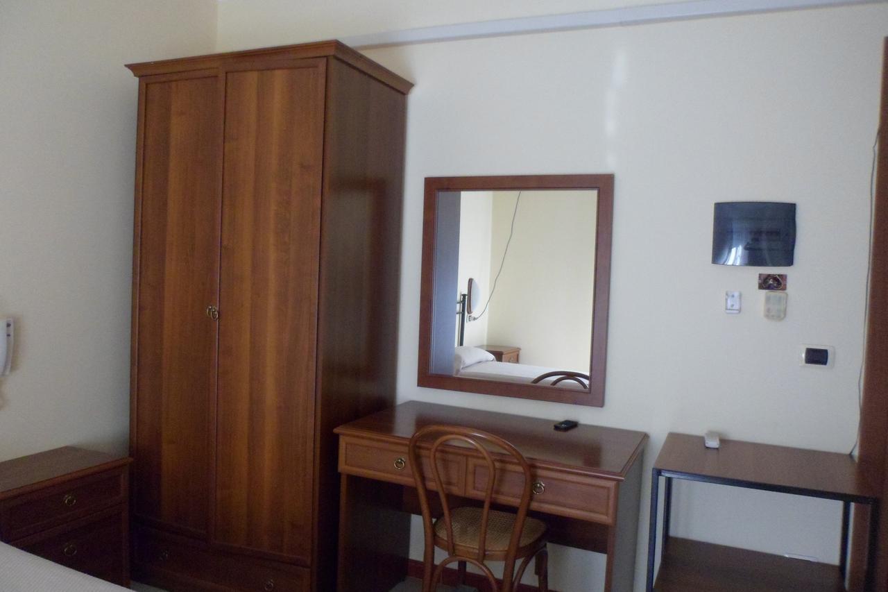 Albergo Miramonte 비보발렌티아 외부 사진